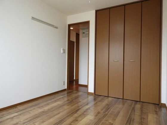 ストークシャトル B棟