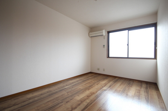 ストークシャトル B棟