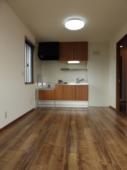 ストークシャトル B棟