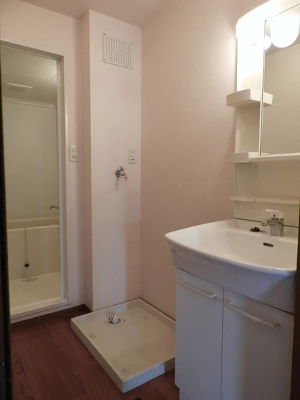 ストークシャトル B棟