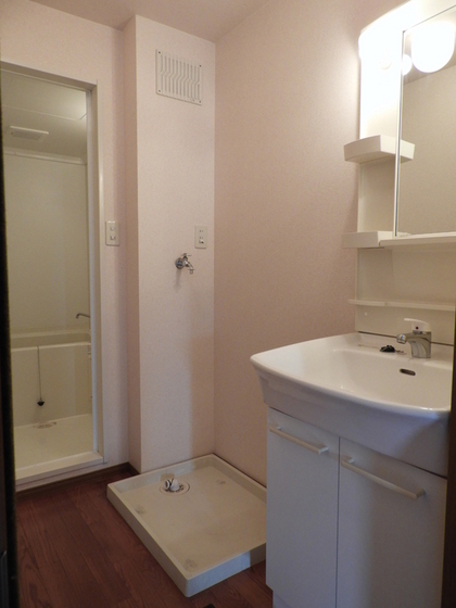 ストークシャトル B棟