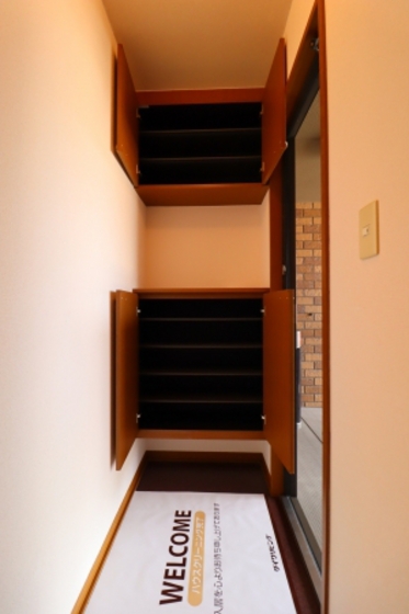 ストークシャトル B棟