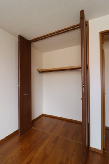 ストークシャトル B棟