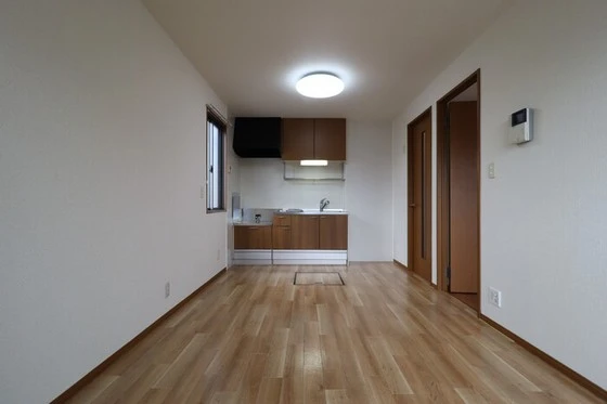 ストークシャトル B棟