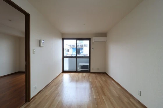 ストークシャトル B棟