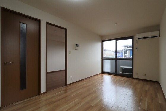 ストークシャトル B棟