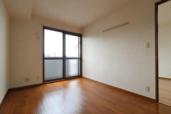 ストークシャトル B棟