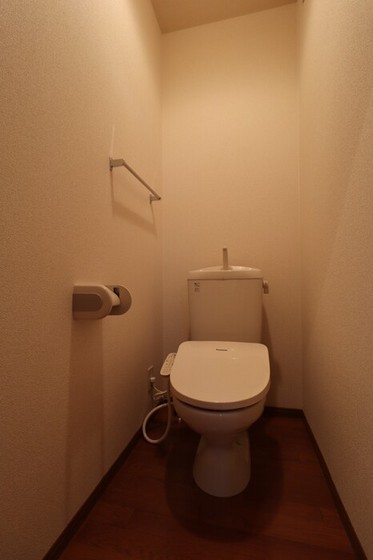 ストークシャトル B棟