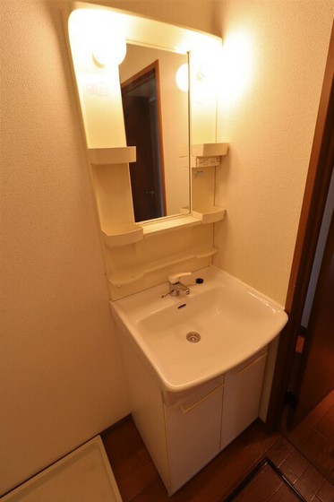 ストークシャトル B棟