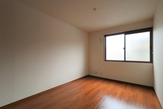 ストークシャトル B棟