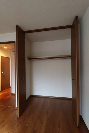 ストークシャトル B棟