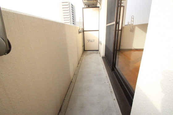 サダーズ伊福町