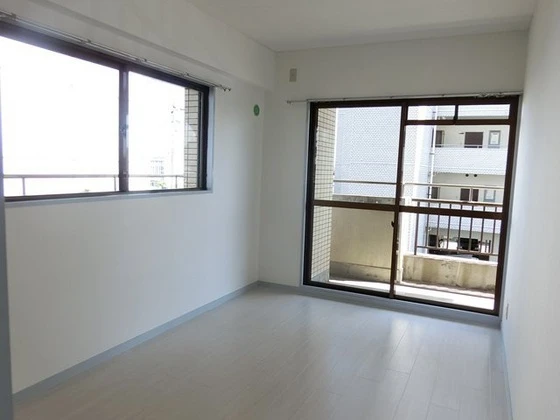 グランデュール今2号館