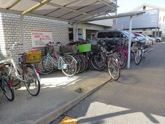 グランデュール今1号館