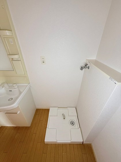 リジョイスタウン B