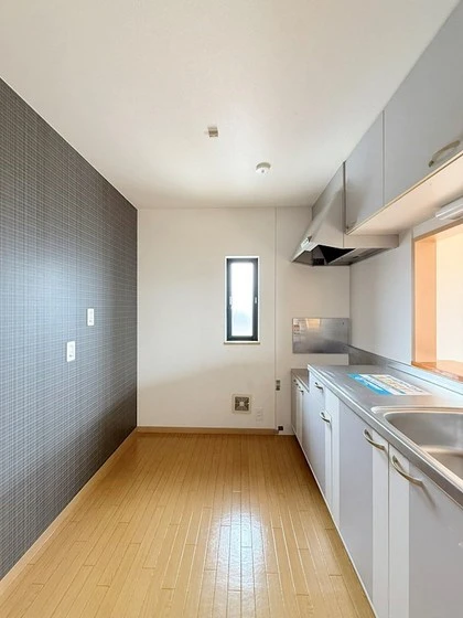 リジョイスタウン B