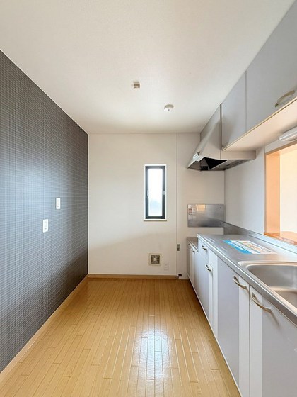 リジョイスタウン B