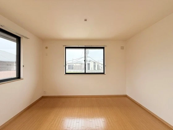 リジョイスタウン B