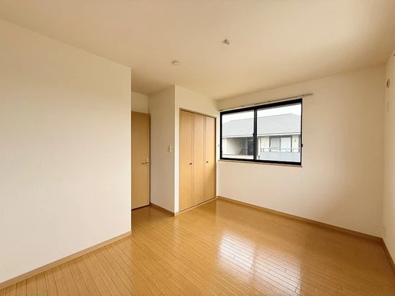 リジョイスタウン B