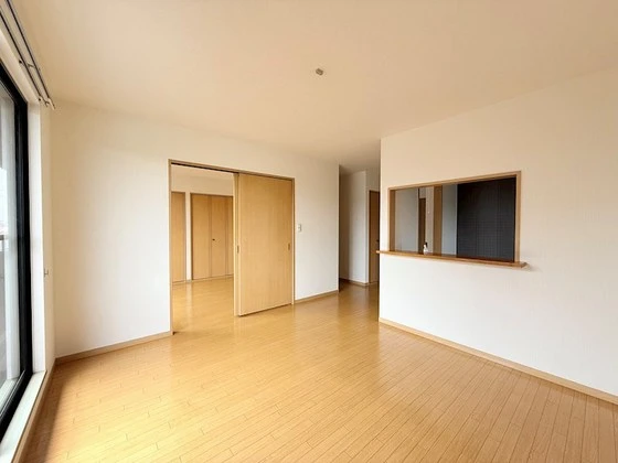 リジョイスタウン B