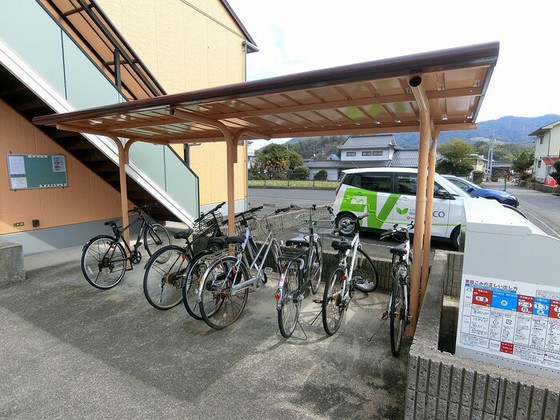 シーソン城泉 B棟