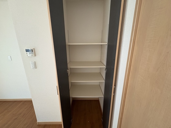 パラティ川内・N