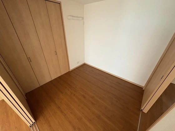 パラティ川内・N