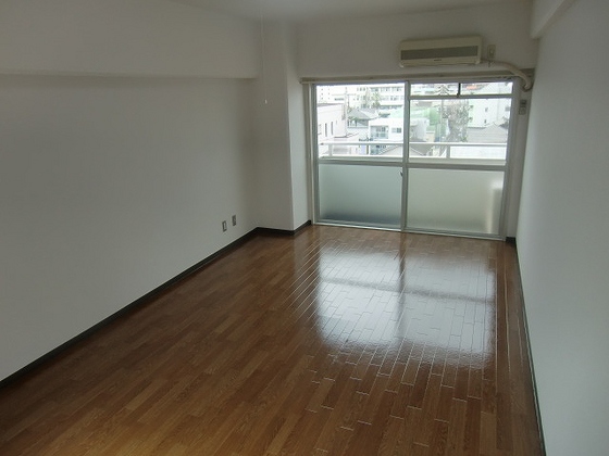 ビッグバーンズマンション清輝橋