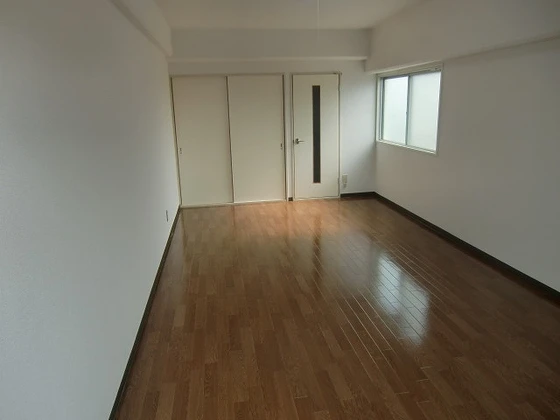 ビッグバーンズマンション清輝橋