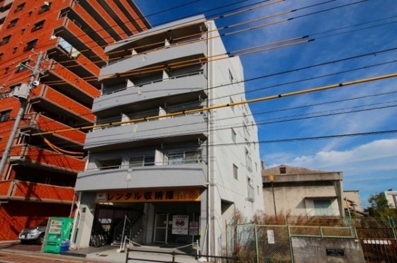 ビッグバーンズマンション清輝橋