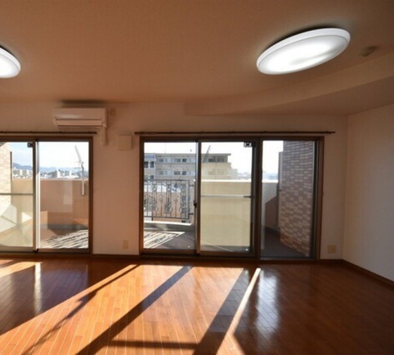 サントノーレ西市