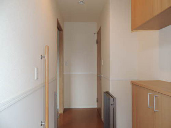 ヴィラージュ A棟