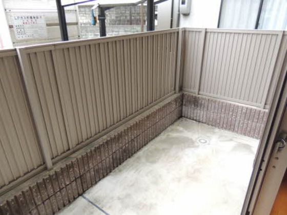 ヴィラージュ A棟