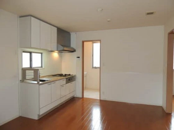 ヴィラージュ A棟