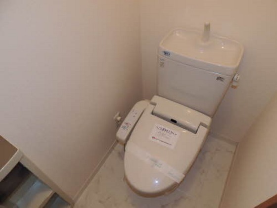 ヴィラージュ A棟