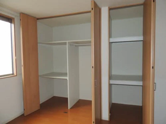 ヴィラージュ A棟