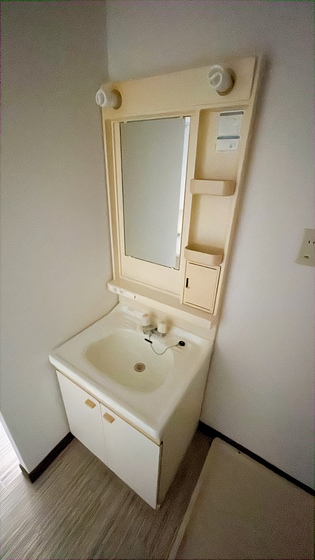 アーモアウメント B棟