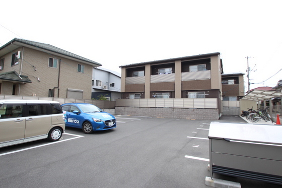 フルーリー中撫川B棟