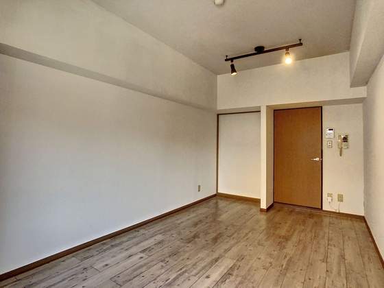 スプランドゥール中山下