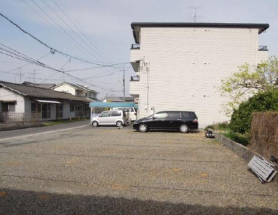 駐車場1台無料、インターネット使用料無料の２LDK