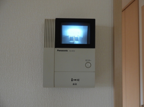 フローレスかおり D棟