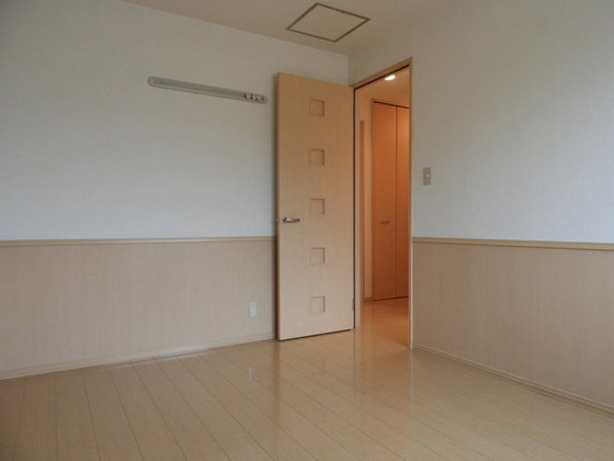 フローレスかおり D棟