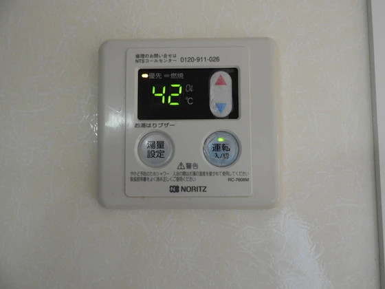 フローレスかおり D棟