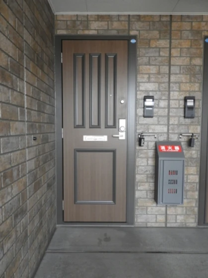 フローレスかおり D棟