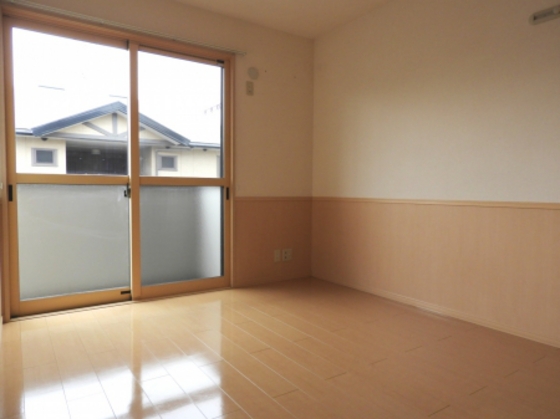 フローレスかおり D棟