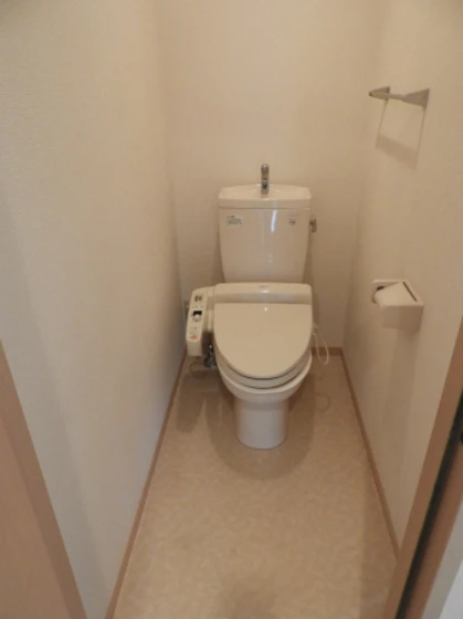 フローレスかおり D棟