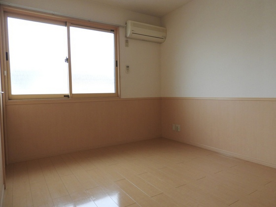 フローレスかおり D棟