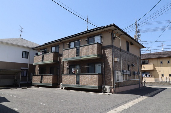 フローレスかおり D棟