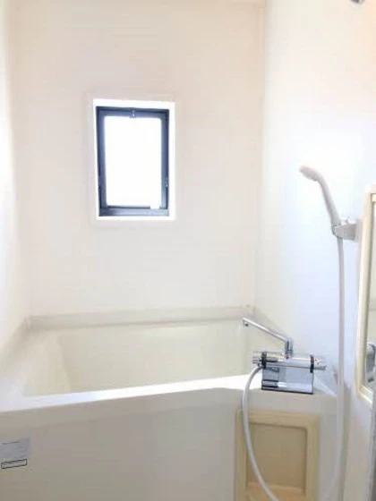 レーベン板野 A棟