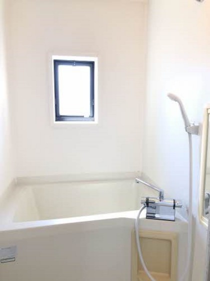 レーベン板野 A棟